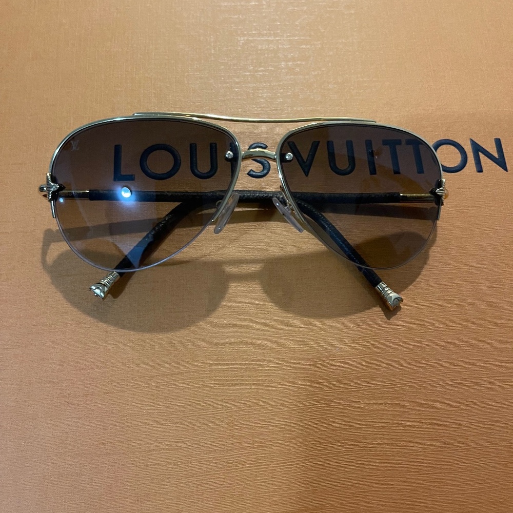 Aviator Louis Vuitton sunglasses